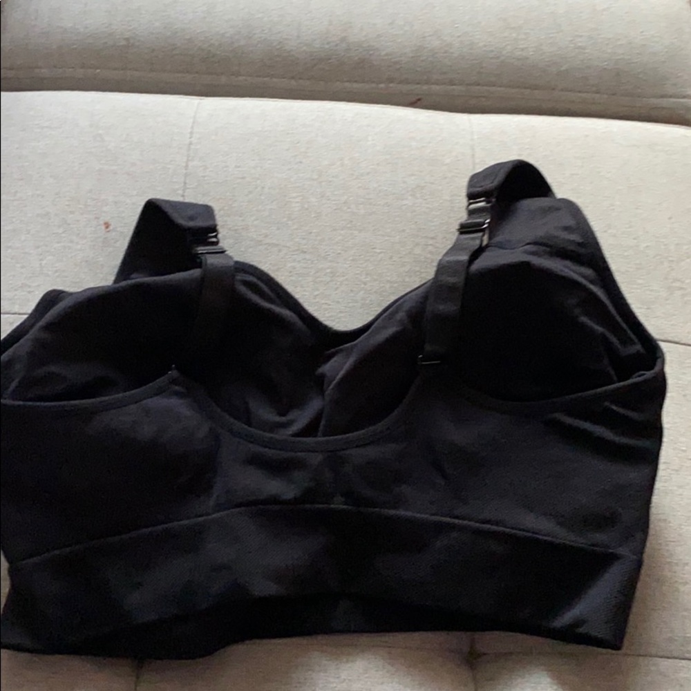 Two puma sports bras - Picture 4 of 4